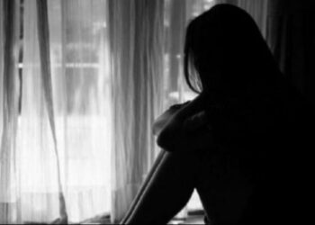 EMRI/ Dhunoi bashkëshorten në sy të fëmijës së mitur, arrestohet 47-vjeçari në Finiq