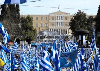 “Paralizohet” Greqia, sindikata e punonjësve hidhet në grevë të përgjithshme