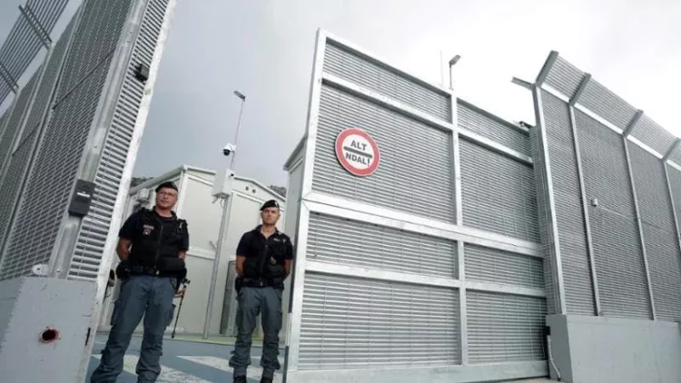 Boshatisen kampet në Shëngjin e Gjadër, largohen edhe 50 punonjës italianë