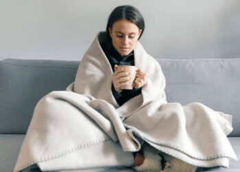 Keni gjithmonë ftohtë? Ja 4 shkaktarët e mundshëm që lidhen dhe me shëndetin