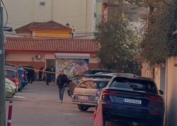 Vrasja e 14-vjeçarit tek shkolla “Fan Noli”/ Ndalohen 3 autorët e mitur, viktima u qëllua 6 herë me thikë