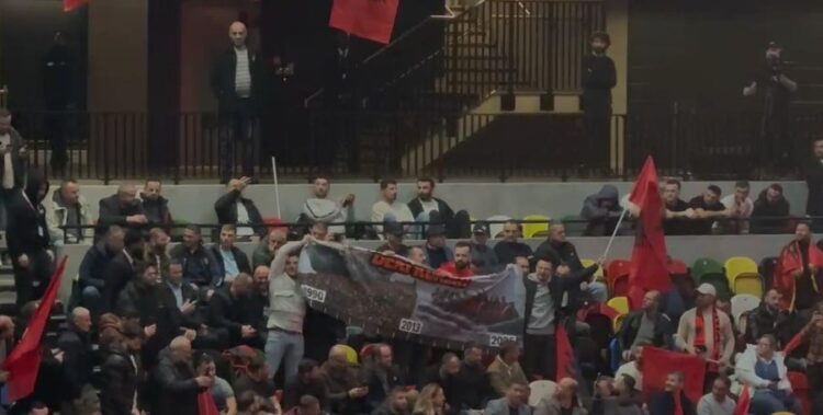 “Rama ik!” Kryeministri fishkëllehet sapo merr fjalën me shqiptarët në Londër