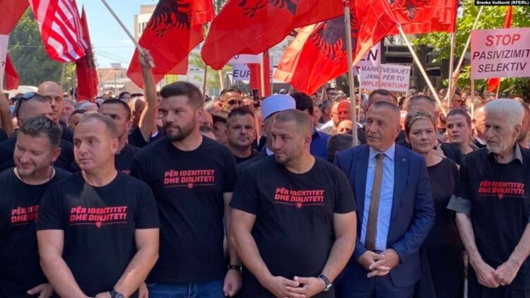 Shqiptarët e Luginës së Preshevës protestojnë kundër pasivizimit të adresave