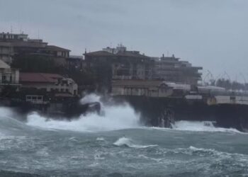 Moti i keq përfshin Italinë, mbyllen shkollat dhe universitetet