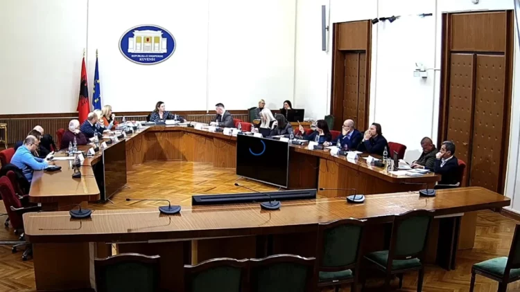 Biznesmenët italianë nuk paraqiten në komision, Vokshi: Policia t’i sjellë me zor