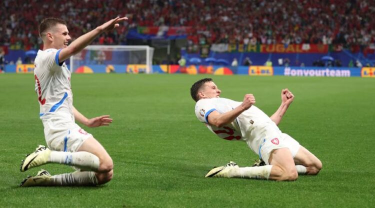 “Nuk duhet të marrim karton të kuq”/ Lojtari çek, Provod flet për sfidën me Shqipërinë