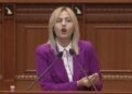 Deputetja e PD-së kërkon 1 minutë heshtje për vrasjen e 14 vjeçarit: Kjo është siguria në shkolla?