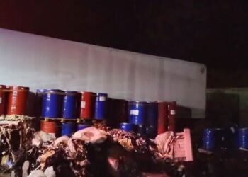 Neutralizohet zjarri që përfshiu fabrikën në Kurbin, raportohet për dëme materiale