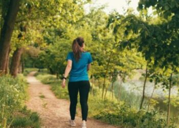 Nga shëndeti i zemrës te humbja e peshës si ndikon ecja në shëndetin tuaj