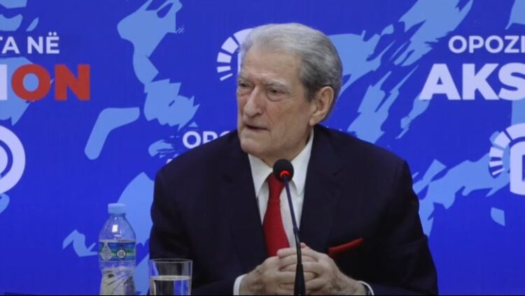 Berisha: Çfarë më thanë në zyrë Donald Lu dhe Vlahutin, ata janë diplomatët më të korruptuar