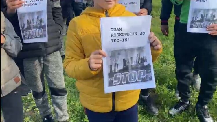 Protestë kundër TEC-it të Bashkim Ulajt, banorët e Roskovecit ankohen se do të rritet ndotja