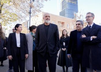 Rama “fshin” Veliajn? Nuk e merr në inaugurimin e Teatrit të Kukullave, e zëvendëson Gonxhen