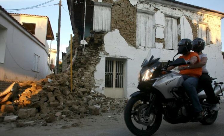 Tërmeti në Patra, shkëputje masive gurësh dhe panik te banorët