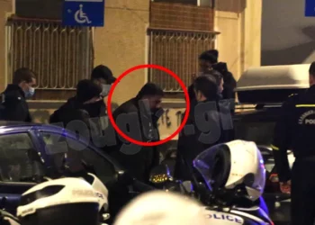 La pas dy fëmijë, kjo është gruaja fatkeqe që u masakrua nga i shoqi në Greqi