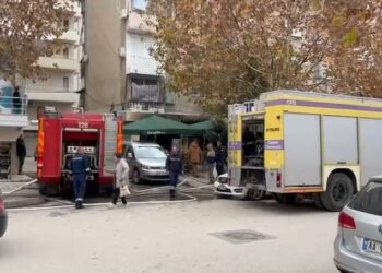 Përfshihet nga flakët biznesi në Fier, shkak dyshohet rrjedhja e gazit