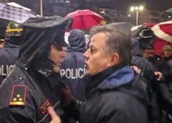 Tension në Rrugën e Elbasanit/ Noka përplaset me shefin e komisariatit: Ka policë me kallash