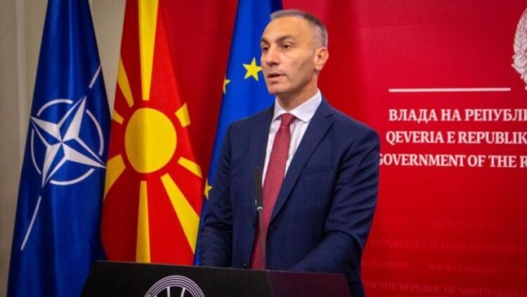 Pas shpalljes non grata Artan Grubi ikën në Kosovë, Ministria e Brendshme ndëshkon policin që i lejoi