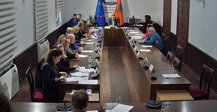 Mazhoranca miraton faljen e gjobave. Opozita: ‘Karamele’ elektorale