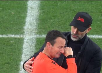 Arbitri shpërtheu në lot pas ndeshjes në Champions, trajneri zbulon arsyen