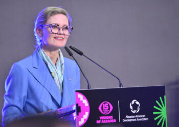 Ambasada amerikane në ikje mesazh rrufe kundër opozitës, shpërthejnë komentuesit: Filloi Kimetja nr 2!