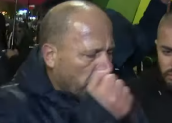 Përplasja me policinë, Xhelal Mziu gjakoset: Efektivi më goditi me skafandër