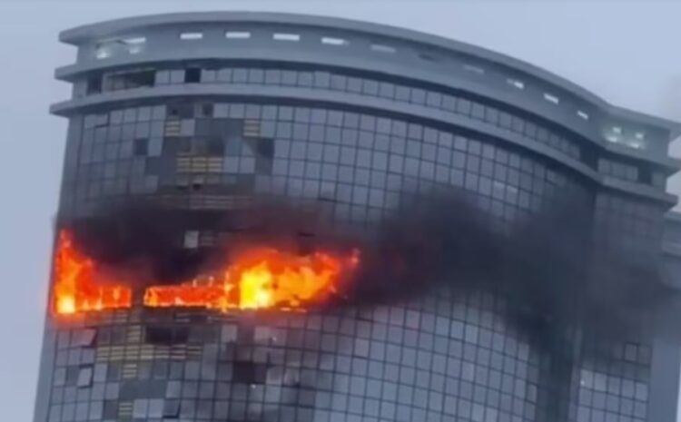 Video – Dronët godasin ndërtesa të larta në Kazan të Rusisë