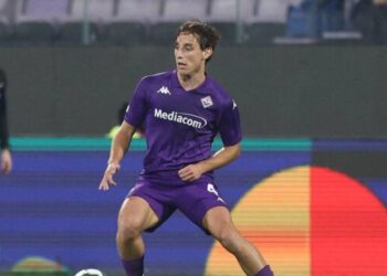 Pësoi kolaps gjatë sfidës Fiorentina-Inter, ja si paraqitet gjendja e Edoardo Bove