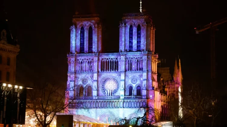 Përurohet sot Notre-Dame de Paris, mes të ftuarve special Trump dhe Zelensky