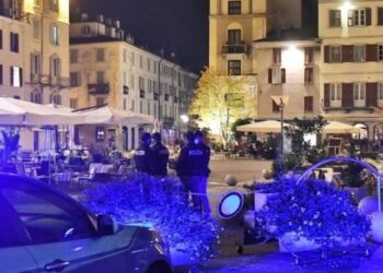 Panik në qendër të Como-s në Itali, i riu shqiptar hap zjarr në sheshin kryesor!