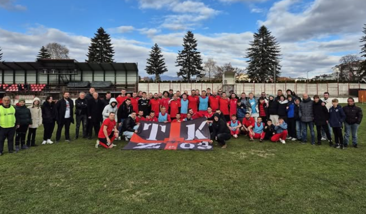 Tifozat Kuq e Zi festojnë 21-vjetorin e themelimit, zgjedhin Strugën për të festuar