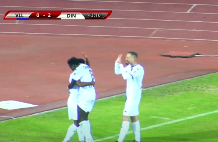 Vllaznia-Dinamo/ “Blutë” vendosin diktatin në “Loro Boriçi”, kryesojnë 2-0