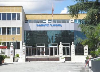 U kapën duke marrë 150 Euro për provim, pushon çështja ndaj pedagogëve