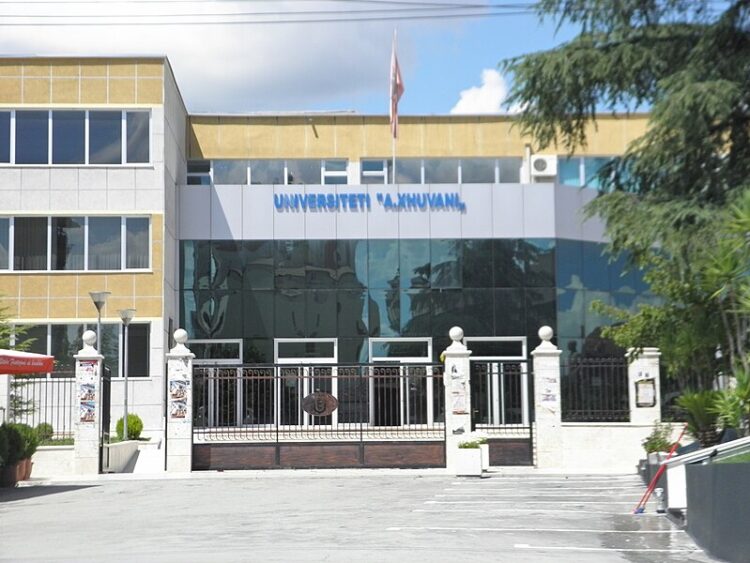 U kapën duke marrë 150 Euro për provim, pushon çështja ndaj pedagogëve