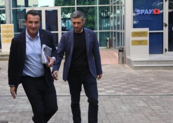 Arrogant me mediat, qengj me SPAK-un, ja reagimi i Veliajt, pasi iu sekuestroi telefonat gruas dhe vëllait