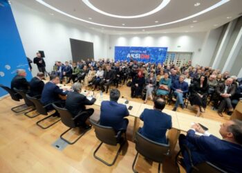 “Do rrisin rrogat, do të ndërtojmë edhe rrugë”, Berisha tregon programin e PD-së