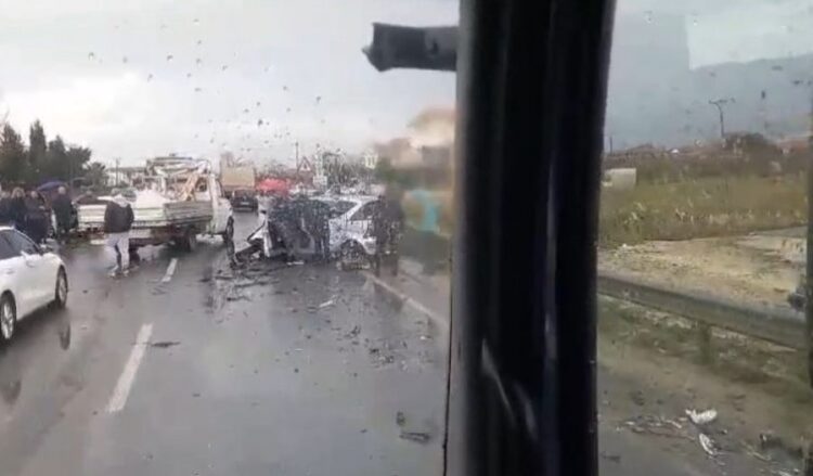 Aksident i rëndë në rrugën Vorë-Fushë Krujë, disa të lënduar