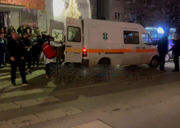 Aksident në Korçë, makina zë poshtë të riun që po lëvizte me skuter