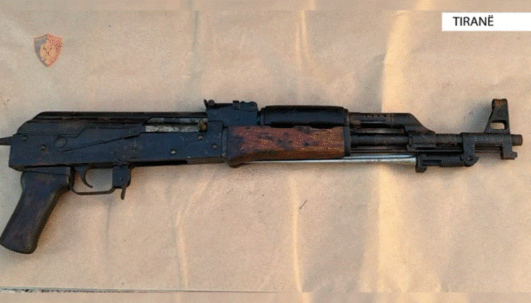 Dhunoi dhe kanosi me vrasje gruan, arrestohet 65-vjeçari në Tiranë