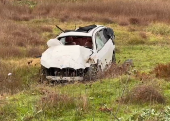 Makina del nga rruga në Mbrostar – Levan, një i vdekur dhe një i plagosur