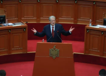 Berisha: Respektoni Kushtetutën ose do sjellim mosbindjen civile në sallë