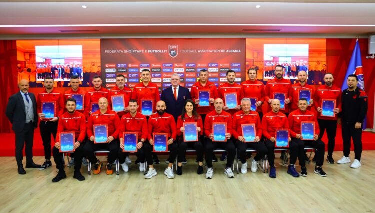Mbyllet me sukses edicioni i 9-të i kursit UEFA PRO/ Presidenti Duka: Uroj të ndihmoni futbollin shqiptar. Dera e FSHF, gjithmonë e hapur për të gjithë