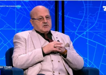 Rrëfimi i rrallë i Osman Mulës për Parashqevi Simakun: Ishte e vetmja këngëtare që në ’89 kishte