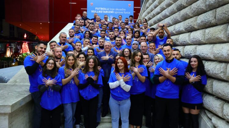 FSHF organizon mbrëmjen e veçantë me 70 vullnetarë. Presidenti Duka: Faleminderit për shërbimin që i bëni futbollit dhe shoqërisë shqiptare