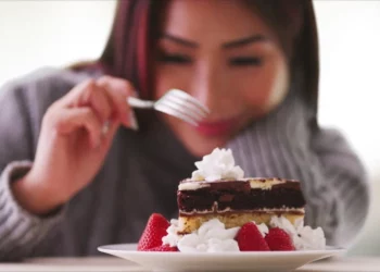 Efektet anësore në organizëm nëse konsumoni çdo ditë ëmbëlsira