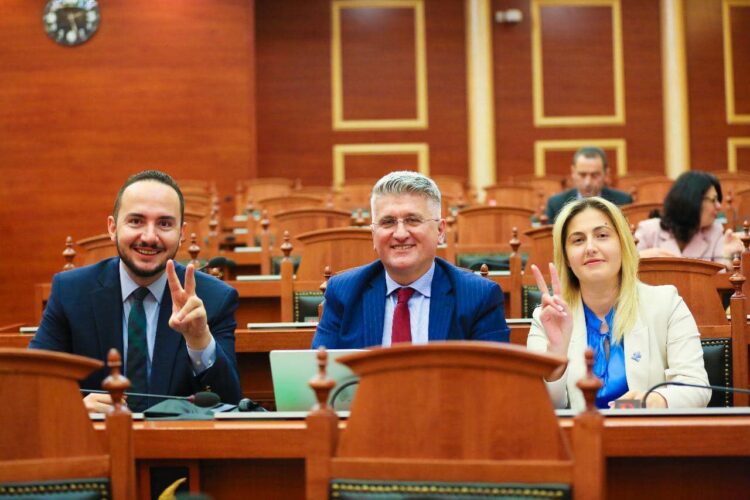 Dhuna ndaj Gjekmarkajt, reagon Salianji: Rama urren intelektualët, përpëlitjet e fundit…