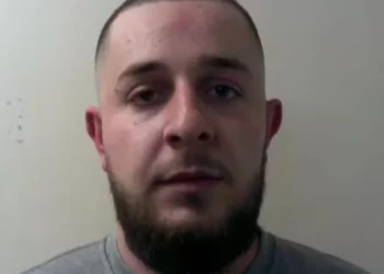 Dënohet me 20 vjet burg i riu shqiptar që vrau bashkatdhetarin e tij në Londër