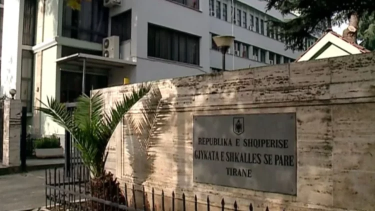 Aksidentoi policin gjatë detyrës, dëshmia e 21-vjeçarit: Më doli papritur para…