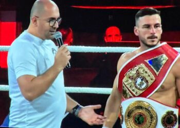 Kallashi shpërthen në ring, siguron dy tituj europianë