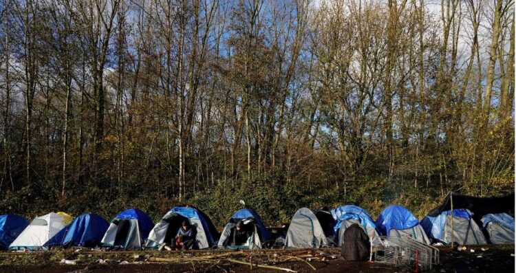 Të shtëna me armë në një kamp emigrantësh, të paktën 5 viktima në Francë