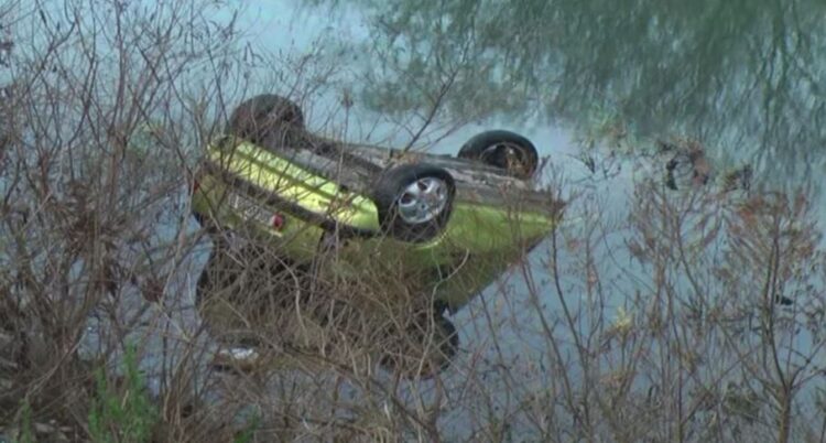 Aksident në aksin Gjirokastër-Tepelenë, automjeti me dy persona bie në lumë